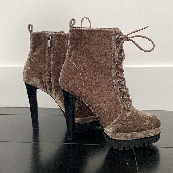Aldo Shoes - EUC Aldo Crushed Velvet Boots